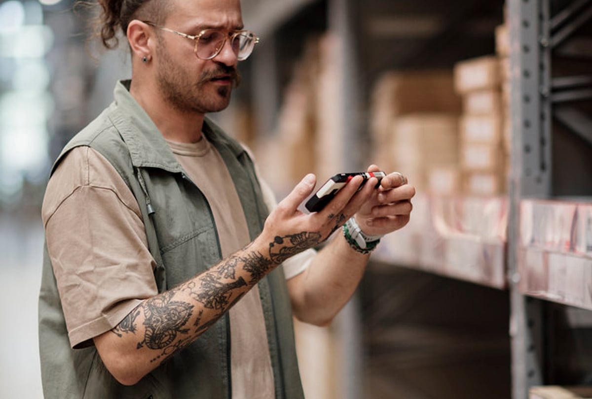 Inventory checking in warehouse